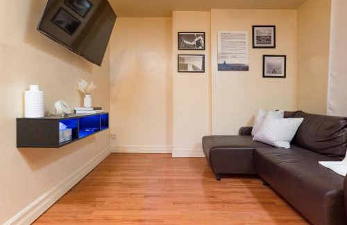Theatre District Apartment | 1BR in the Heart of Downtown Boston Famous Nightlife Theater District with Bed Full of Promises TD Garden Common Park MBTA