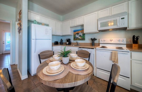 Port Aransas Condo | 1BR King Retreat, Shared Pool & Private Balcony | Pet-Friendly | Costa Bahia 205