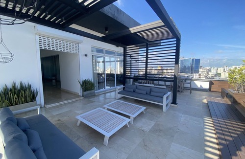 Ensanche Quisqueya Condo | 1Br- LUX Location, Pool, Sauna, GYM -no need car for accommodation-
