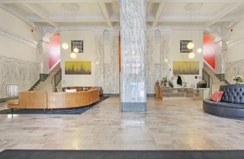 East Hyde Park Apartment | 1BR Modern Apartment in Chicago - Del Prado 811