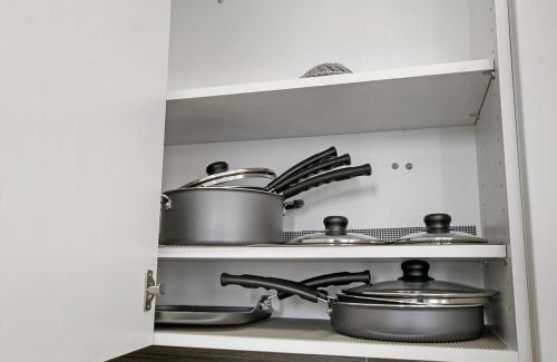 East Hyde Park Apartment | 1BR Modern Apartment in Chicago - Del Prado 811