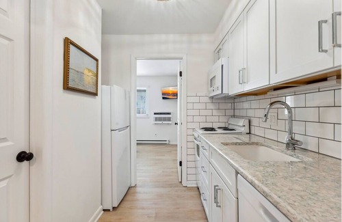 Gold Coast Condo | 1BR Ocean City Condo – Walk to 34th Street Beach