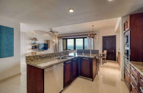 La Paz Apartment | 1BR Ocean View & Private Balcony at Vistamar