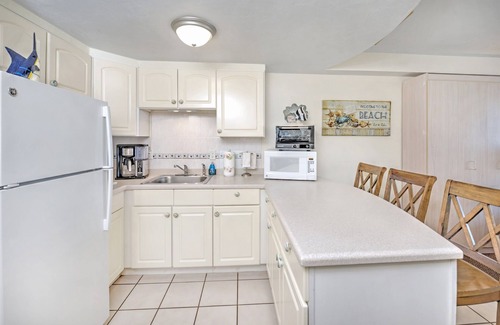 Ortona Park Condo | 1BR Oceanfront Condo w/Balcony & Beach Access