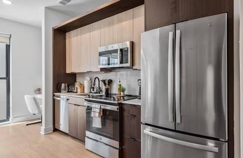 Pendleton Apartment | 1BR OTR CBD Savvy - Free Parking/Gym/Rooftop Pool