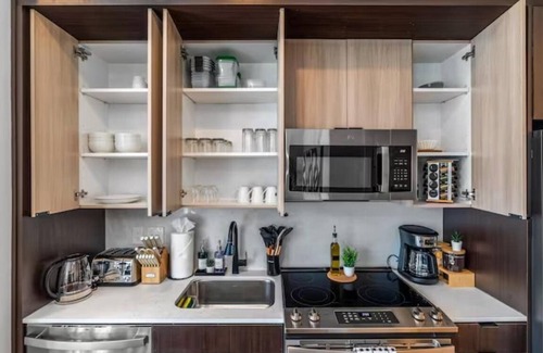 Pendleton Apartment | 1BR OTR CBD Savvy - Free Parking/Gym/Rooftop Pool
