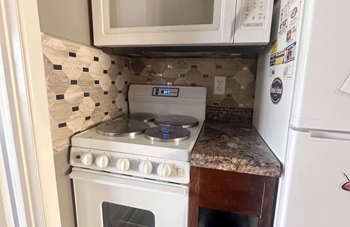 North End Condo | 1BR Pent. Suite 1 Block Beach/Boards/Fun/Elevator