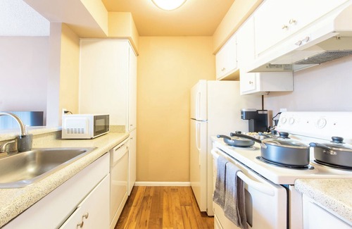 Mesa Apartment | 1BR/Pool/Gym/1 Mi To Banner Hospital