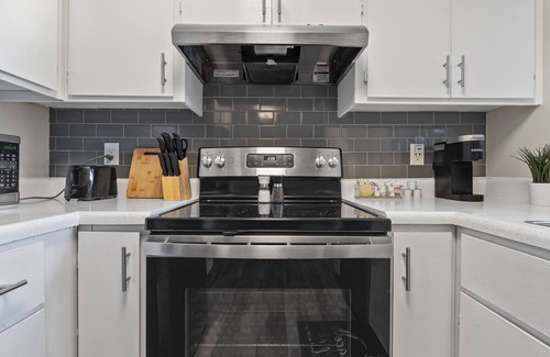Mesa Apartment | 1BR/Pool/Gym/1 Mi To Banner Hospital