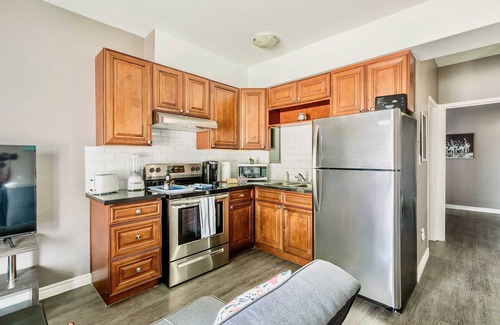 Rosedale Apartment | 1BR Prime Apartment - King Bed!