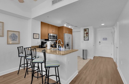 Boynton Beach Condo | 1BR ROOFTOP POOL-10 MIN WALK TO BEACH PRIME LOCATION