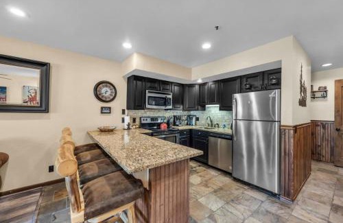 North Park City House | 1BR Ski in Ski Out Steps to Lifts