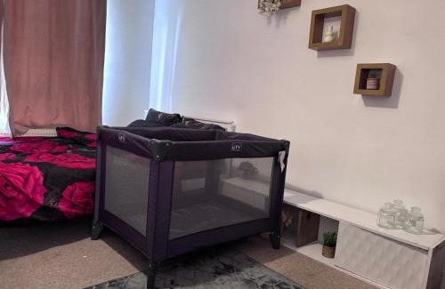 Stonebridge Apartment | 1Br-Sleeps4-35minToCentralLondon-40minToHeathrow