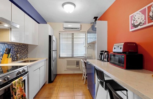 Downtown Hollywood Apartment | 1BR Studio Parking, Pet Friendly and BBQ Area