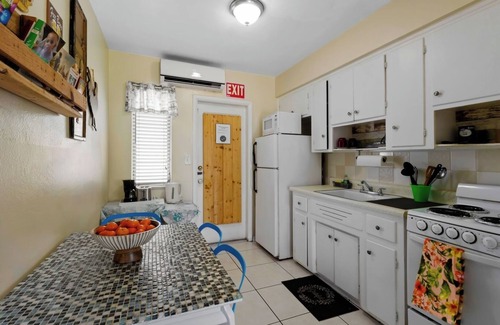 Downtown Hollywood Apartment | 1BR Studio w/Parking, Bbq, Garden Hollywood