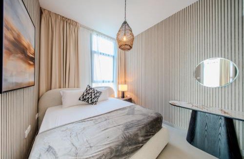 Sharjah Apartment | 1BR The Golden Souq by Blue Cloud Holidays