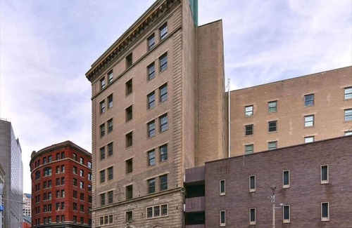 Chinatown Apartment | 1BR w/In-unit Washer & Dryer & Full Bright Kitchen | Downtown Boston
