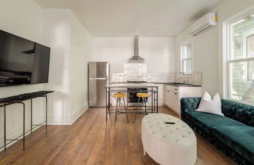 Uptown Apartment | 1BR Walk to Coffee, Brews & NW 23rd Shops