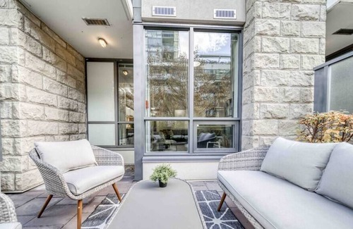 Crescent Heights Condo | 1BR Walkout Condo near Bow River with UG Parking