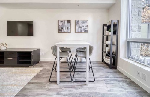 Crescent Heights Condo | 1BR Walkout Condo near Bow River with UG Parking