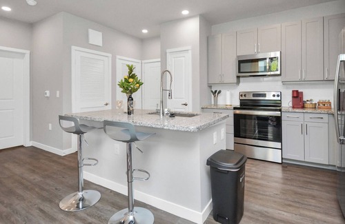 Spring Branch East Apartment | 1BR Wi-Fi KgBD 4KTV NRG DT MED Pool Galleria
