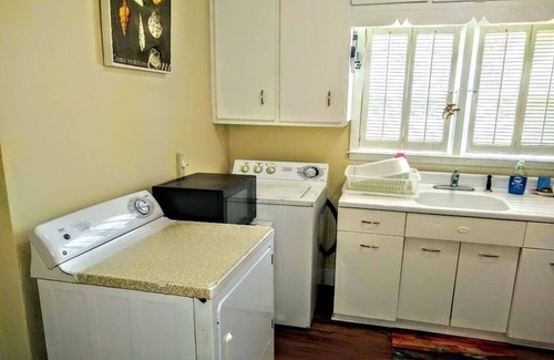Brunswick Apartment | 1brCoastalColonialApt between Jekyll & St Simons Islands beaches& near Downtown!