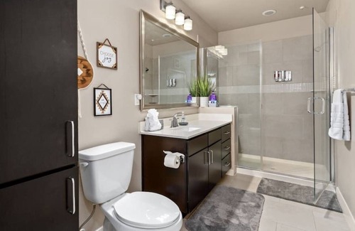 Texas Medical Center Apartment | 1BRModern Retreat| Mins to Med Center|FREE Parking
