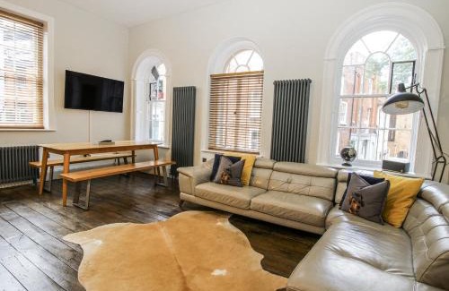 Shrewsbury Apartment | 1C College Hill