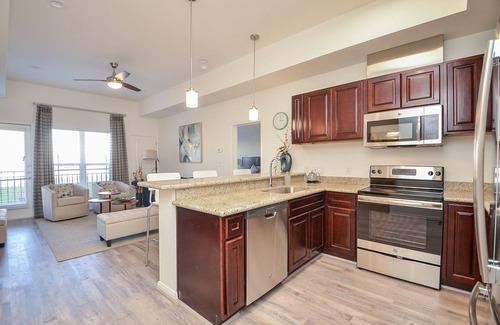 Katy Condo | 1C| *Holiday Special* Cozy home in a Lifestyle Center| Home Away from Home|