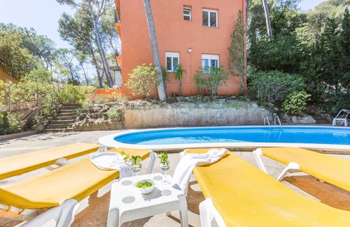 Llafranc Apartment | 1CAR 01 - Basic apartment with communal pool near the beach of Llafranc
