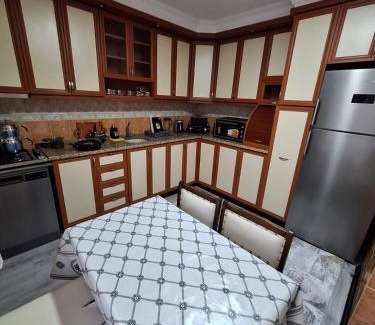Bornova Apartment | 1Ege üniversitesi ve hastanesine çok yakın aileye