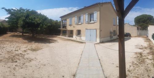 Sorgues Apartment | 1er etage d'une maison