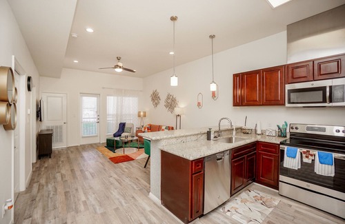 Katy House | 1H |Modern Urban Living in Suburban setting