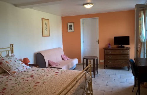 Ervauville Bed & Breakfast | 1h15 from Paris A6 farmhouse with garden Swimming pool - family - Pets accepted