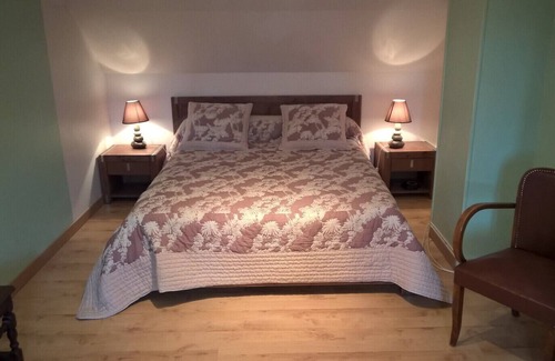 Ervauville Bed & Breakfast | 1h15 from Paris A6 farmhouse with garden Swimming pool - family - Pets accepted