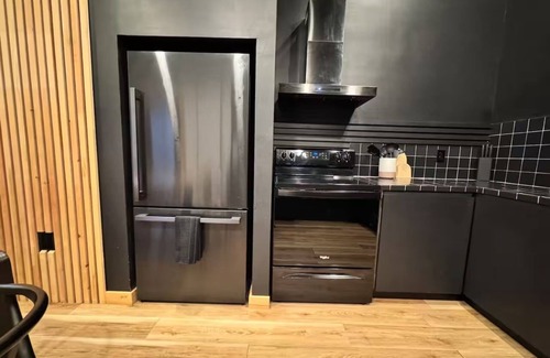 East Stroudsburg House | 1HR from NYC near to ski parks, downtwn, hikes