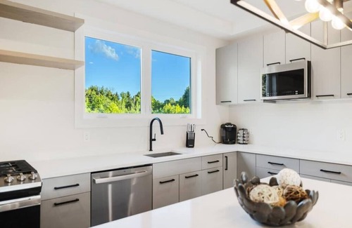 Warwick House | 1HR To NYC LUX Countryside Home 4 Ensuite Bedrooms