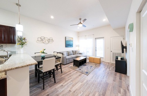 Katy Condo | 1L| Gated Condo | Spacious Home in Lifestyle Center