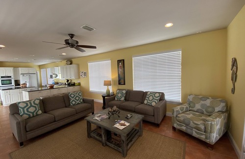 Morgantown House | 1min to Boardwalk-Large 2nd Tier Home-Elevator-2 pools-6Balconies-tennis/pickl.