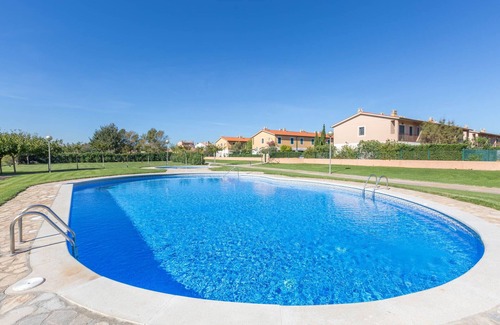 Mas Pinell Villa | 1MP 44 - Attractive house located in a quiet residential complex, with communal garden and swimming pool, just 100 m from the beach of Pals.