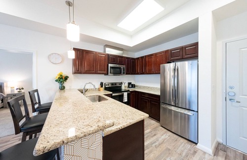 Katy Condo | 1N| Cozy Urban Living in Lifestyle Center| Charm in KAT