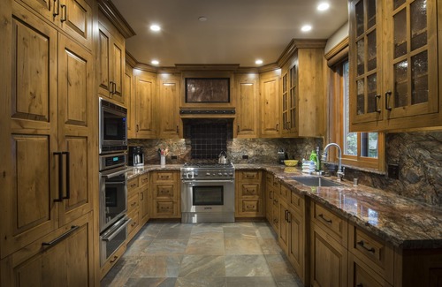 North Wawona House | (1R) Rustic Retreat (2 Bedrooms Only)