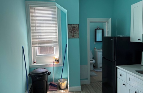 Kensington Apartment | 1st fl2 bedroom near downtown St.Christopher Hosp
