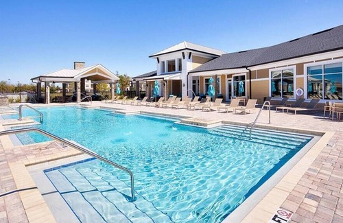 Northside Apartment | 1st Floor 1BR Apartment Gated Community Gym,Pool +