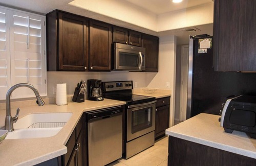Cimarron Foothills Estates Condo | 1st Floor 3 Bedroom Condo at Ventana Canyon 85750