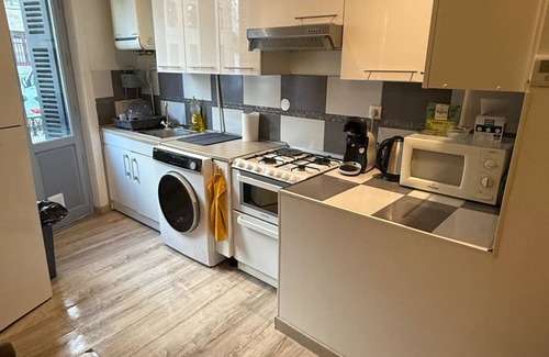 Saint-Chamond Apartment | 1ST FLOOR APARTMENT FACING THE PARK