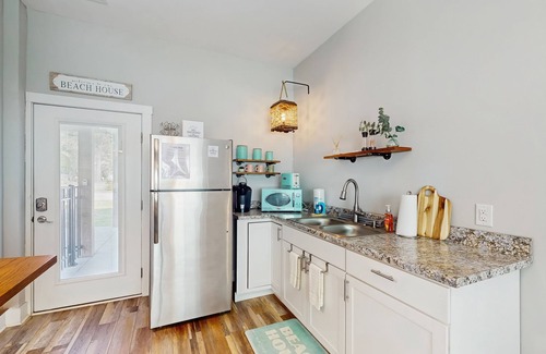Tranquil Harbour House | 1st-floor apt near the beach with kitchenette, patio, & electric vehicle charger