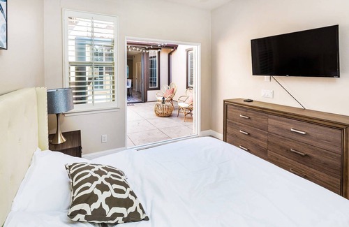 Northwood House | 1st Floor BDR｜Communal Pool｜Backyard With Furniture #40818