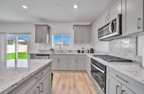 Moreno Valley House | 1St Floor BR｜Garage&Street Parking｜Instant Tour available｜Fenced Backyard #42252