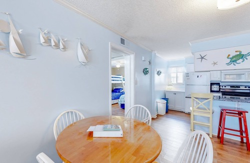 Emerald Isle Condo | 1st-floor condo with outdoor pool, tennis, BBQ area, washer/dryer, central AC